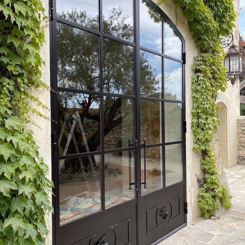 Thermolaquage d'un ensemble de serrureries pour Château Estoublon à Fontvieille 13390