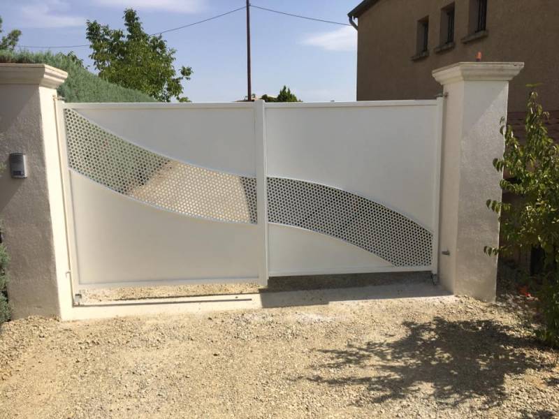 Thermolaquage de portails en fer forgé pour artisans serruriers à Manosque