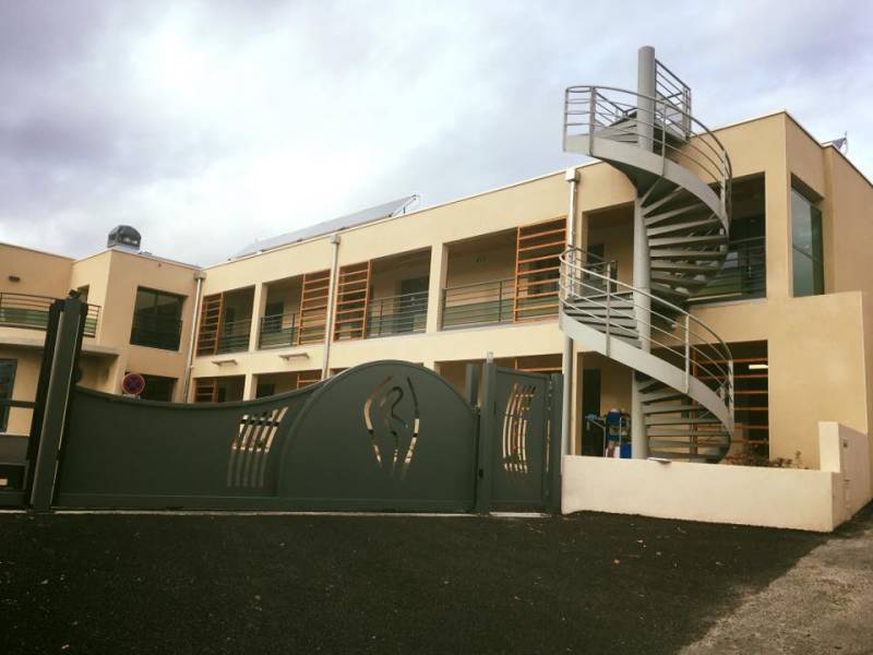 Thermolaquage de portails en fer forgé pour artisans serruriers à Manosque